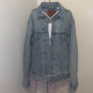 🎁Like New  Levi Strauss Jean Distressed Trucker Jacket #S40017/CW4616- Medium